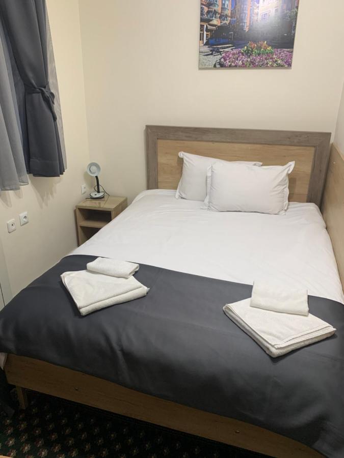 Hotel Oazis Haskovo Buitenkant foto