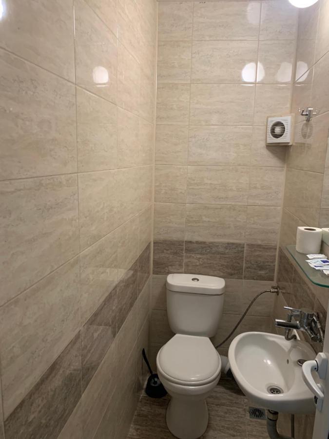 Hotel Oazis Haskovo Buitenkant foto