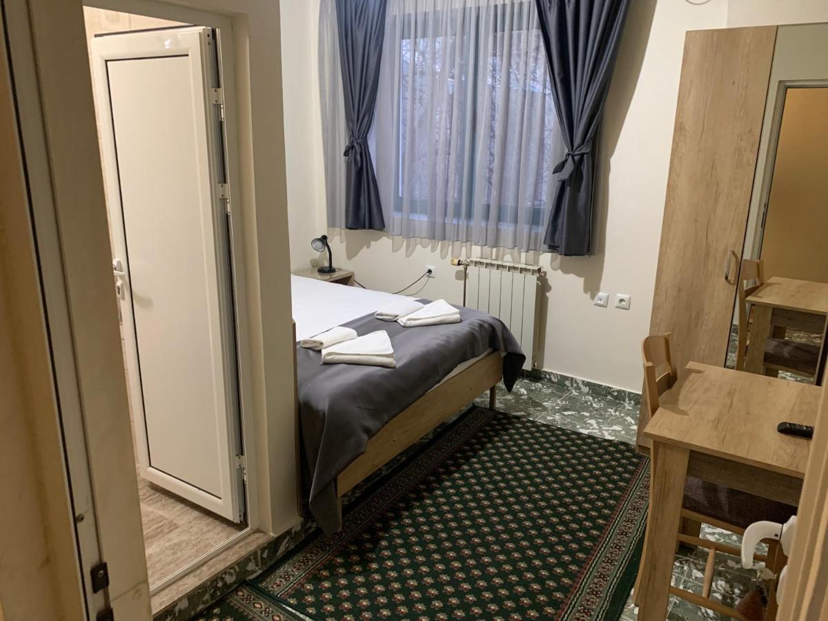 Hotel Oazis Haskovo Buitenkant foto